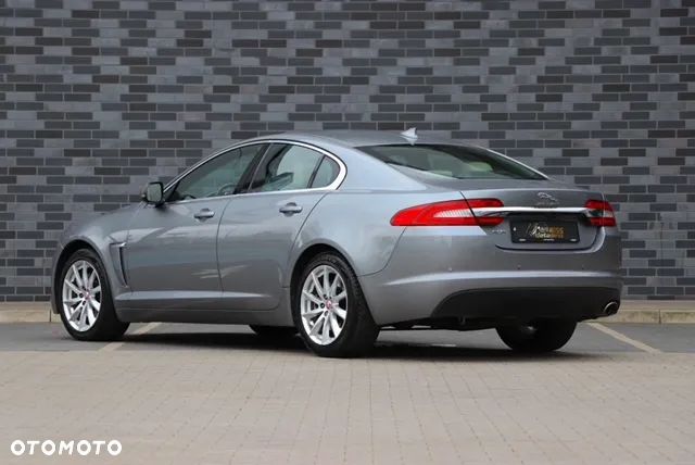 Jaguar XF 2.2 D Luxury - 5