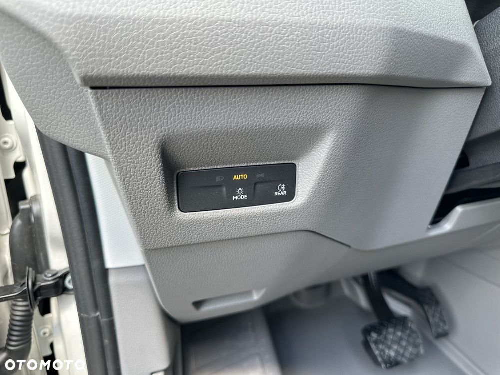 Volkswagen Crafter 35 Furgon z wysokim dachem silnik: 2,0 l EU6 SCR 177 KM, przedni 8-bieg.automatyczna, r.o : 4490 mm - 21