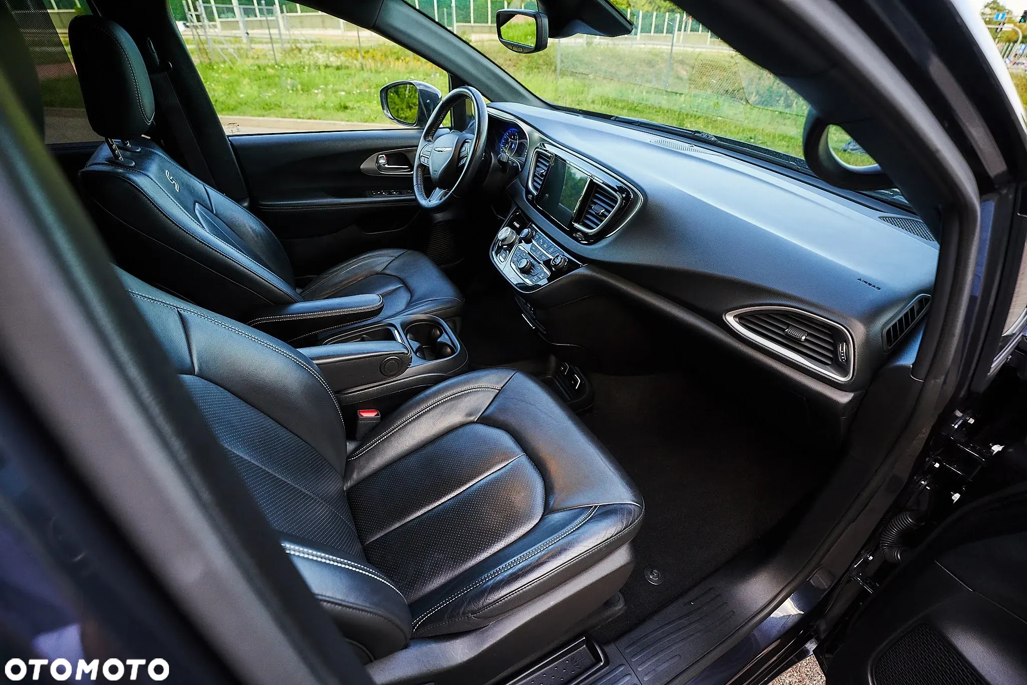 Chrysler Pacifica - 14