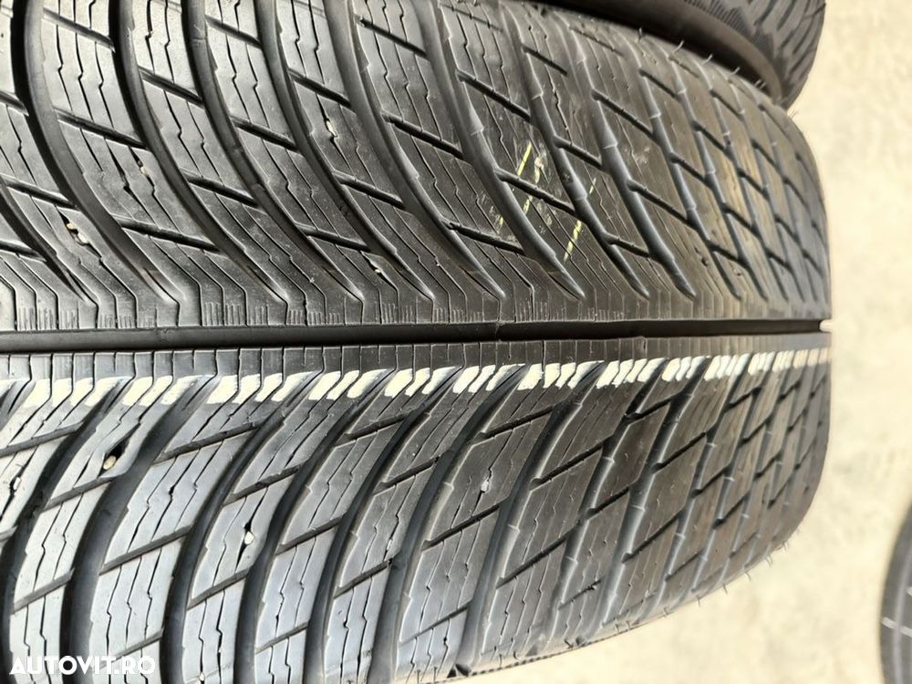 vând 2 anvelope 235/50/19 Michelin de iarnă ca noi - 3