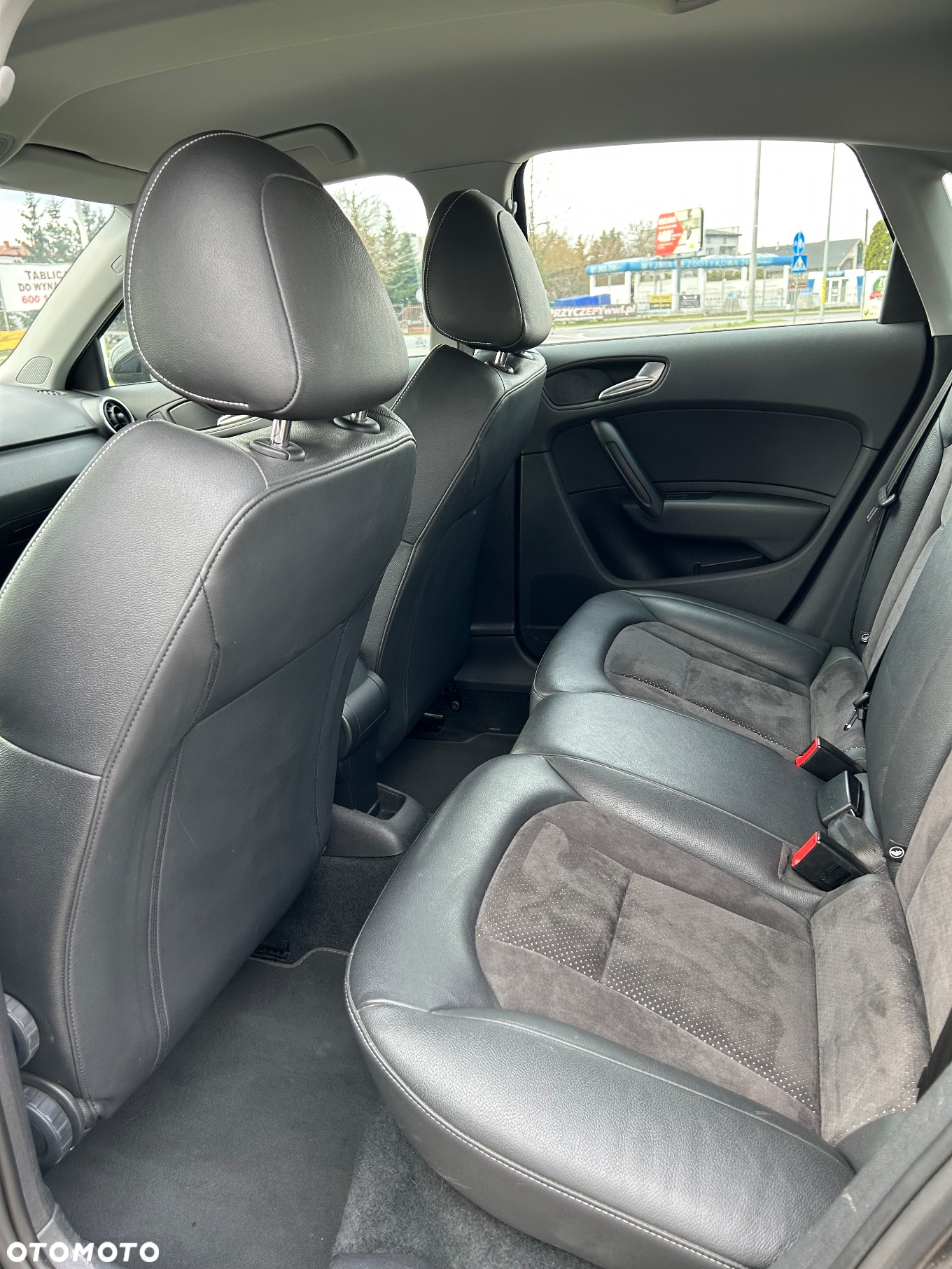 Audi A1 1.6 TDI Attraction S tronic - 11