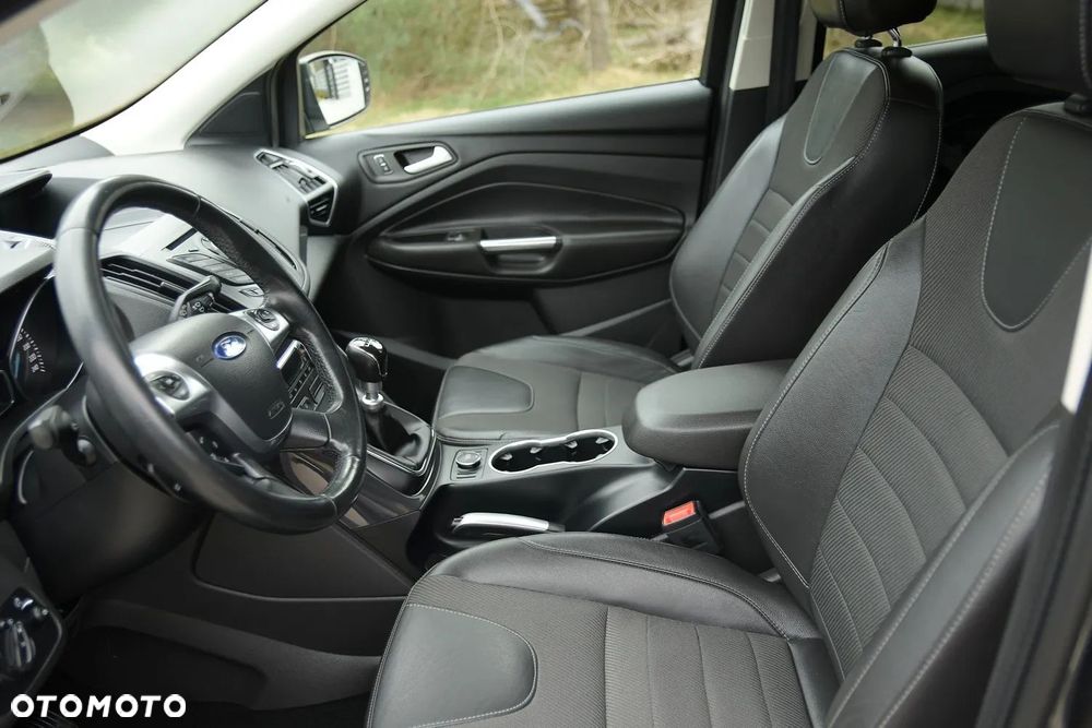 Ford Kuga 2.0 TDCi 4x4 Titanium - 27