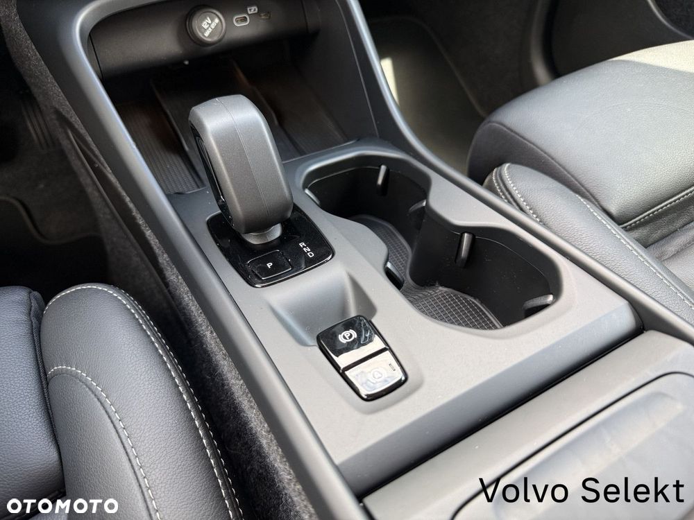 Volvo XC 40 B3 B DKG Core - 14