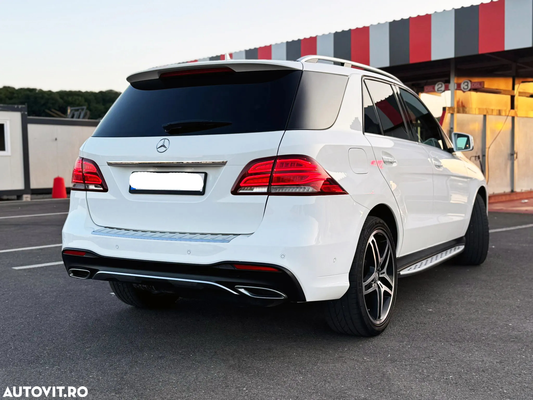 Mercedes-Benz GLE 350 d 4Matic 9G-TRONIC AMG Line - 3