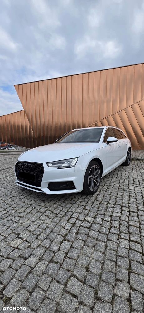 Audi A4 Avant 40 TDI quattro S tronic S line - 1