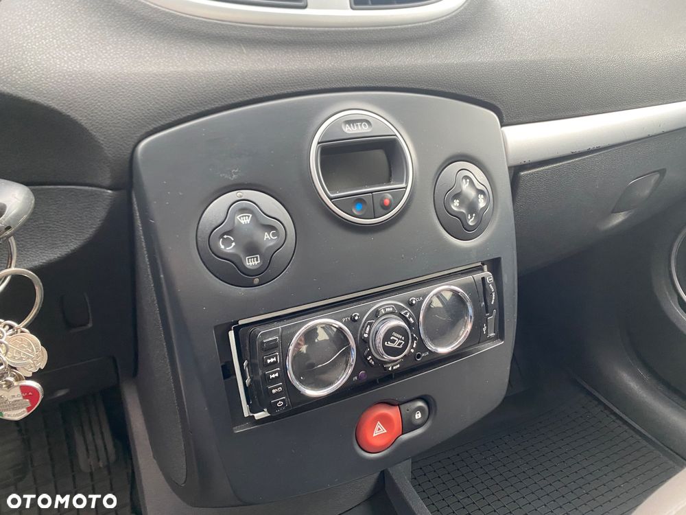 Renault Clio - 16