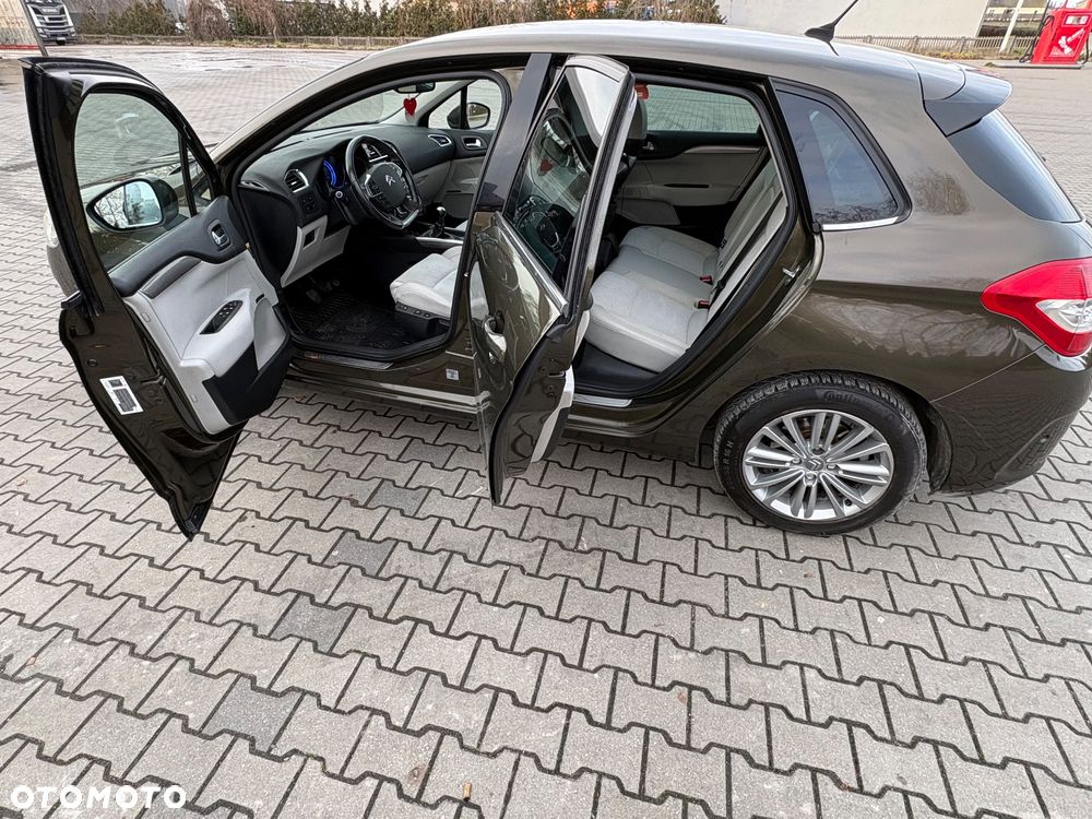 Citroën C4 1.6 VTi Exclusive - 1