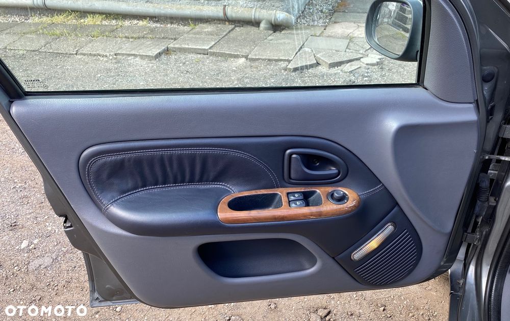 Renault Clio - 14