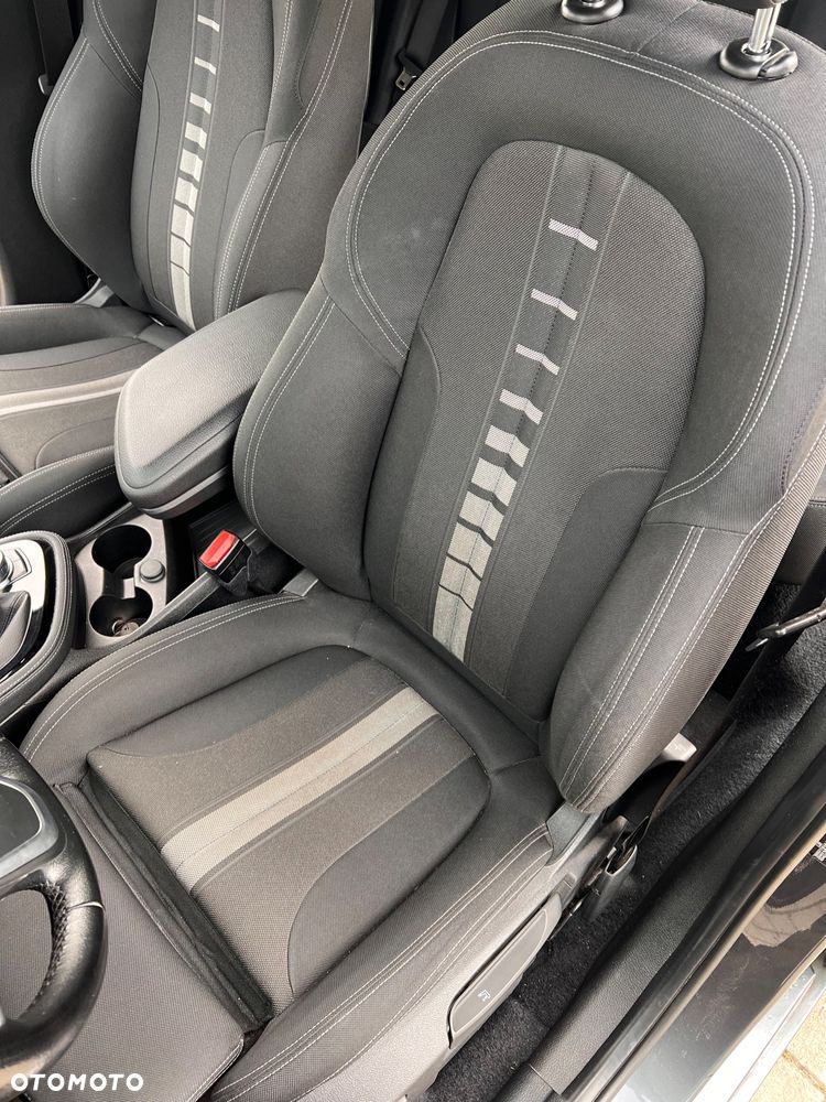 BMW Seria 2 218d Active Tourer Sport Line - 13