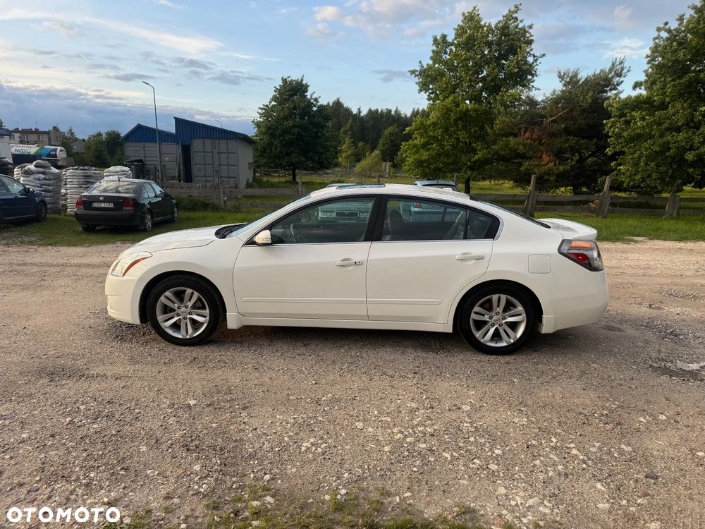 Nissan Altima 3.5 V6 - 9