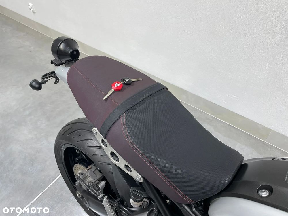 Yamaha XSR - 27