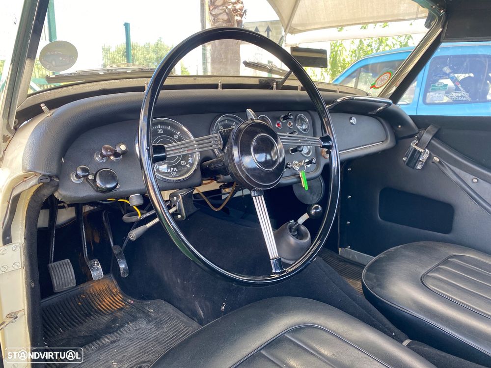 Triumph TR2 - 8