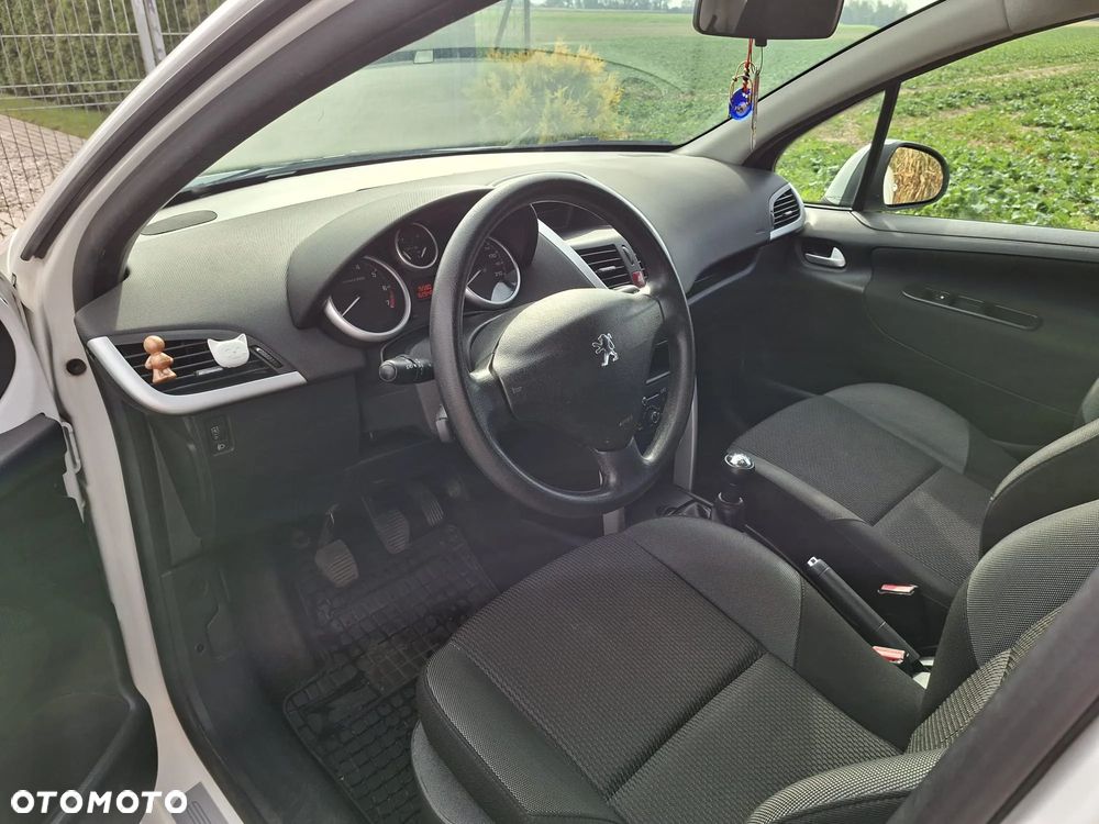 Peugeot 207 - 19