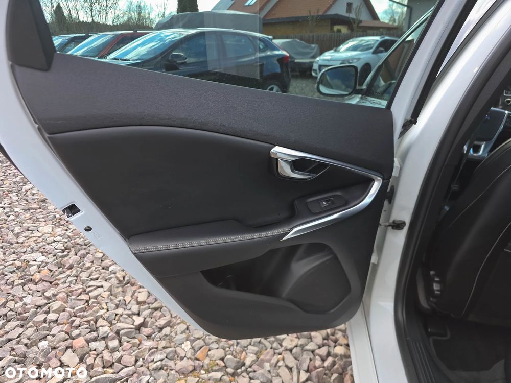 Volvo V40 D3 Geartronic R Design - 31