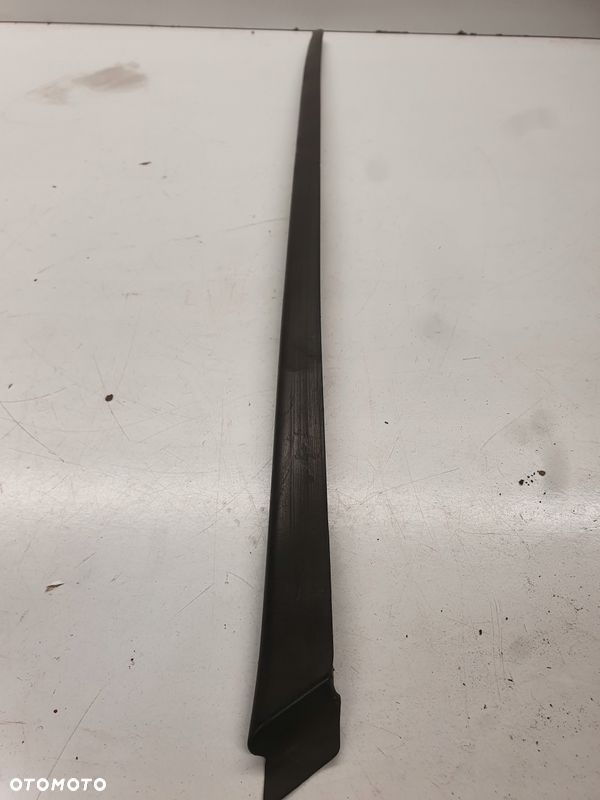 LISTWA SZYBY CZOŁOWEJ AUDI A3 8P LEWA 8P0854327B - 2