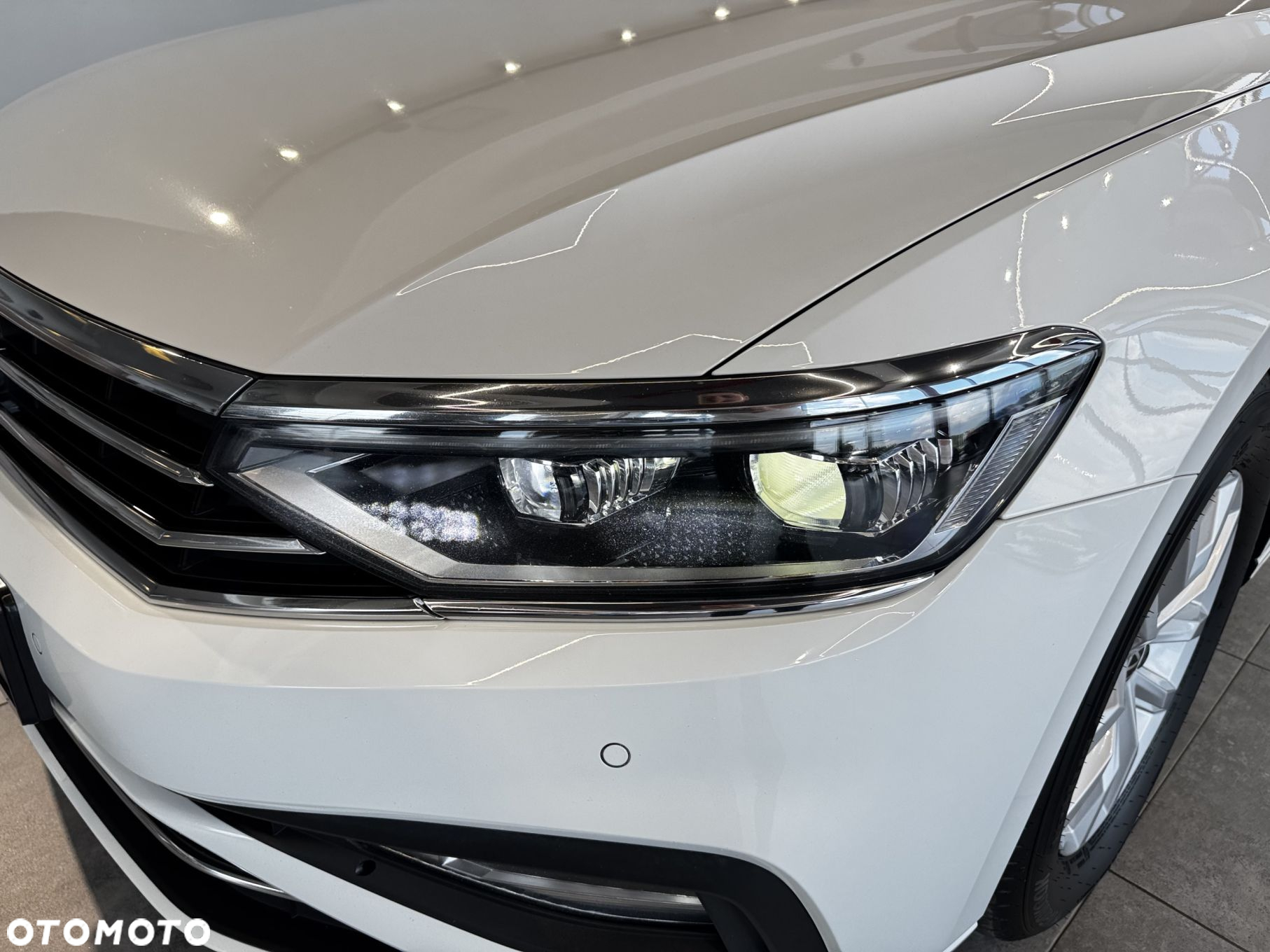 Volkswagen Passat - 10