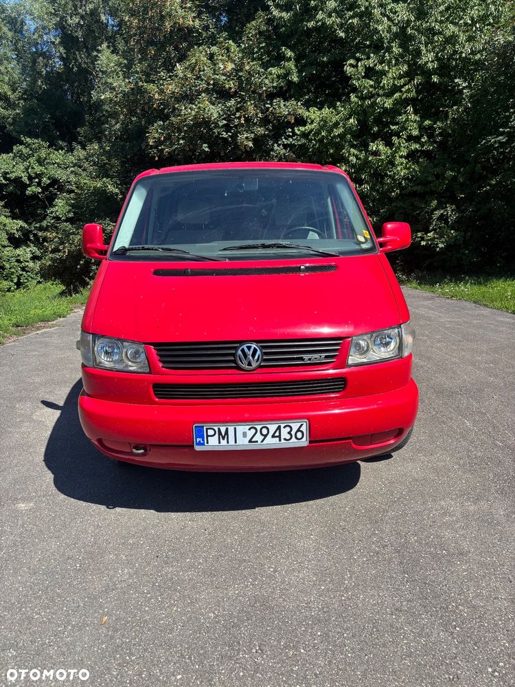 Volkswagen Caravelle - 1