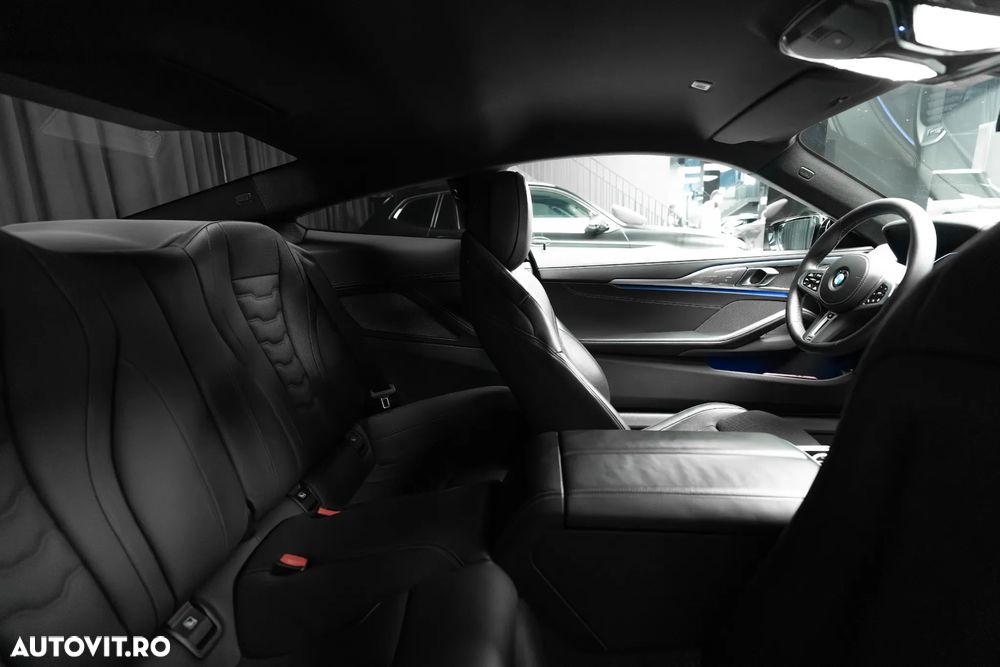 BMW M8 M850i xDrive AT - 31