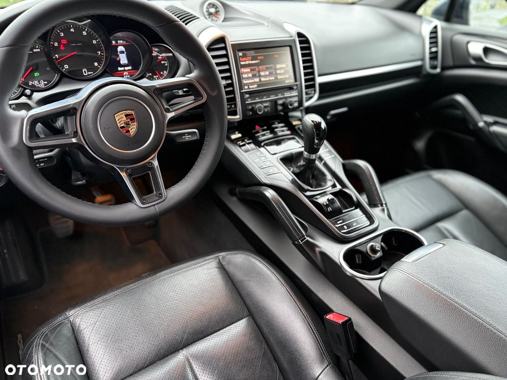 Porsche Cayenne Platinum Edition - 13