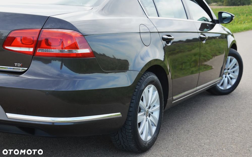 Volkswagen Passat - 10