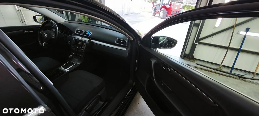 Volkswagen Passat 2.0 TDI Comfortline DSG - 30
