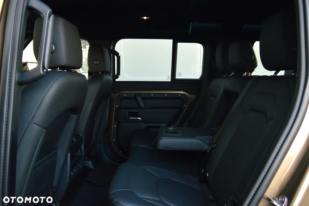 Land Rover Defender - 18