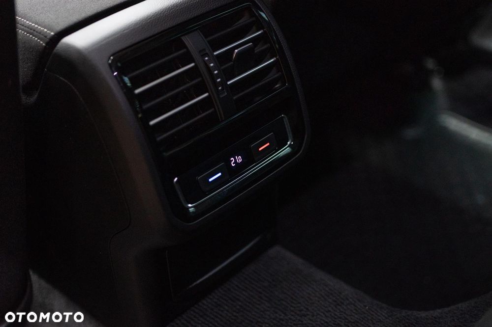 Volkswagen Passat 1.4 TSI BMT ACT Highline - 35