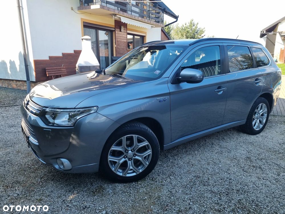 Mitsubishi Outlander 2.0 4WD Top - 38