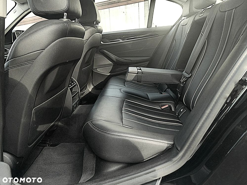 BMW Seria 5 525d Sport Line - 15