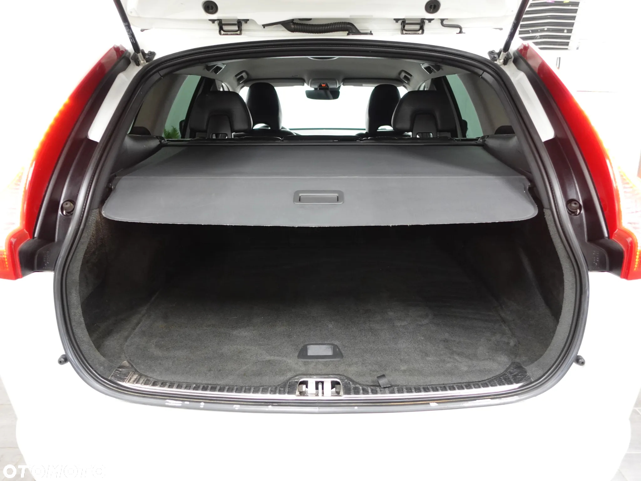 Volvo XC 60 D4 AWD Summum - 28