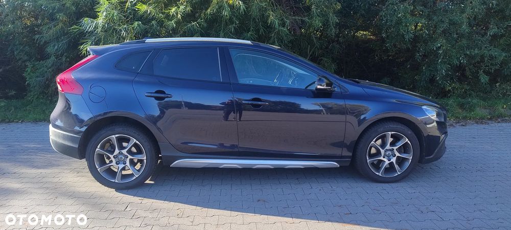 Volvo V40 2015 photo 2
