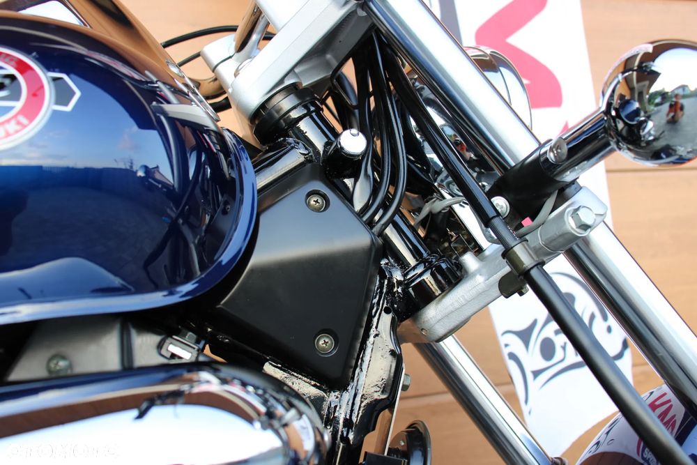 Suzuki Intruder - 12