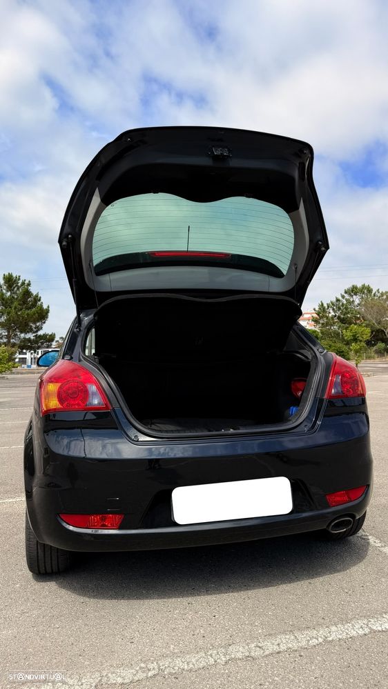 Kia Ceed - 12