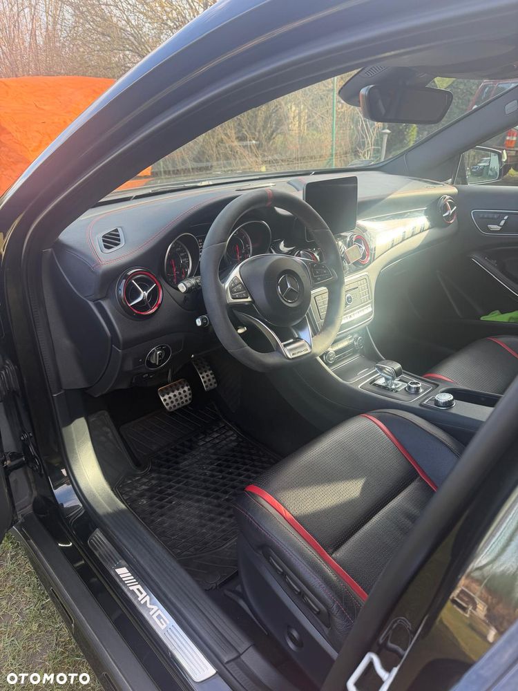 Mercedes-Benz GLA - 5