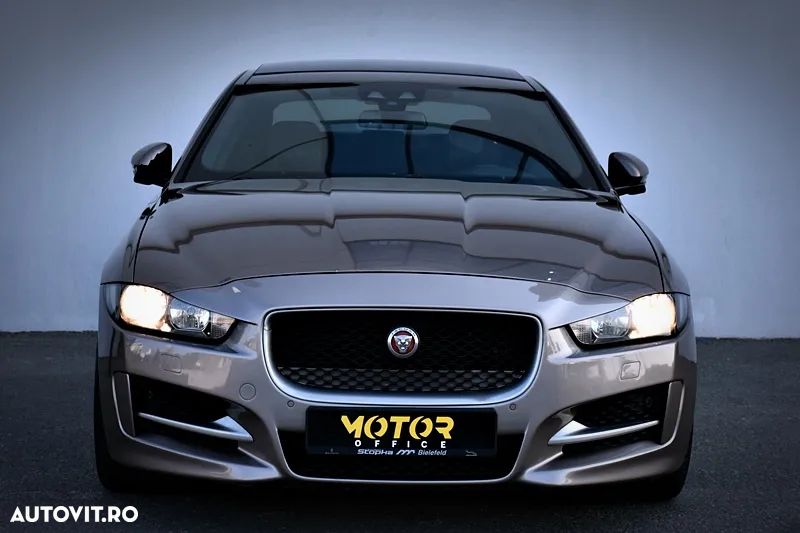 Jaguar XE 2.0 R-Sport - 2