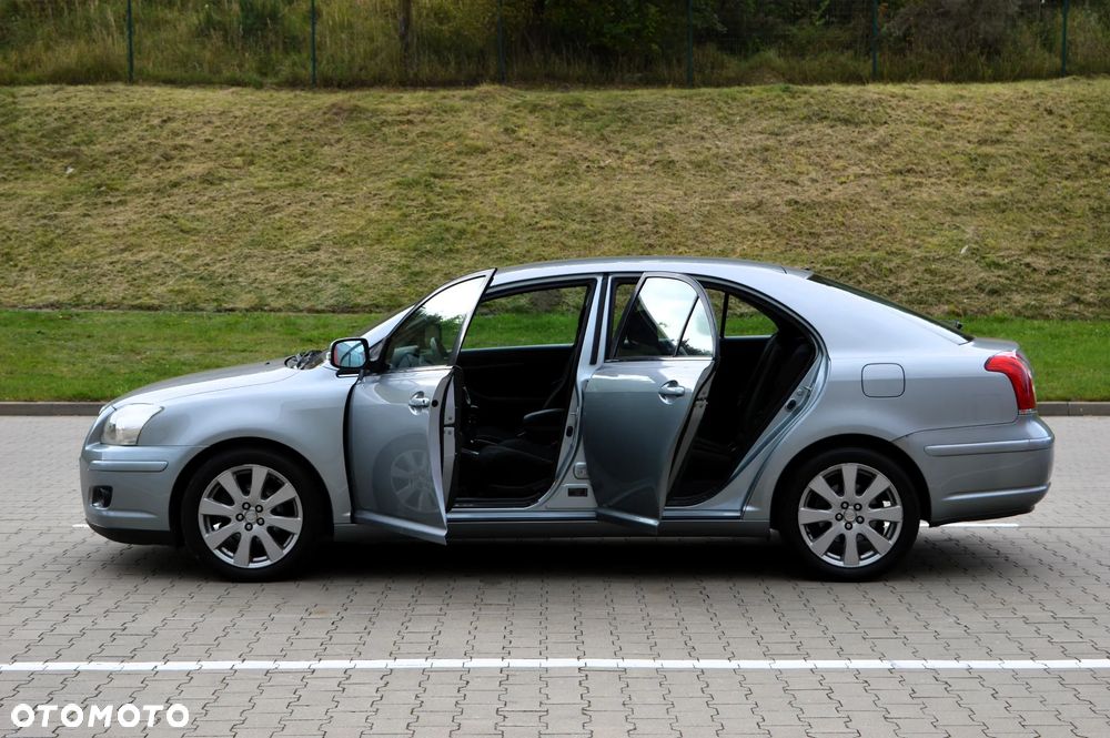 Toyota Avensis 2.0 D-4D Sol - 16