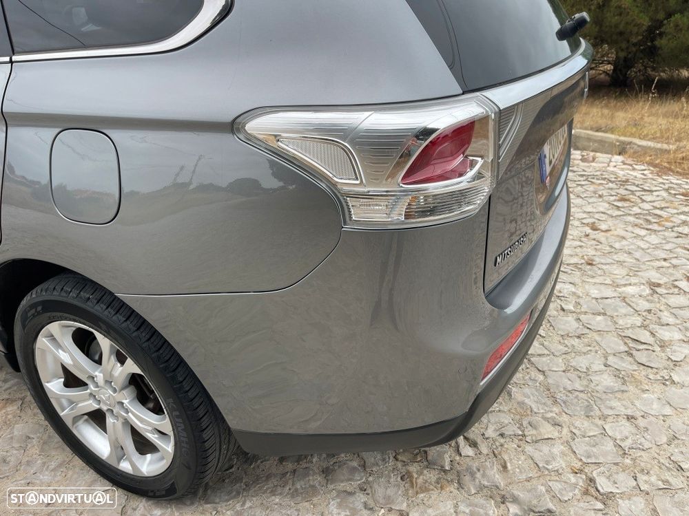 Mitsubishi Outlander 2.2 DI-D Instyle - 12