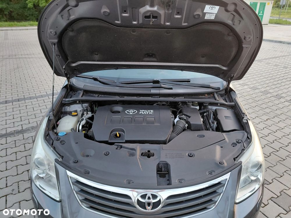Toyota Avensis - 26