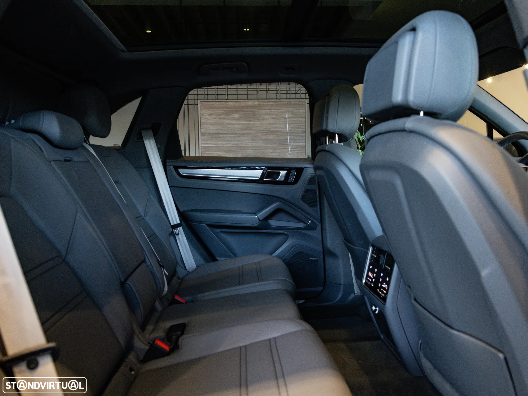Porsche Cayenne E-Hybrid Platinum Edition - 42