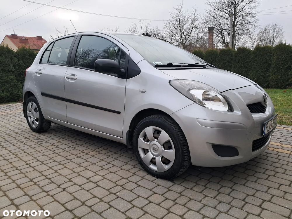 Toyota Yaris 1.33 2010 - 1