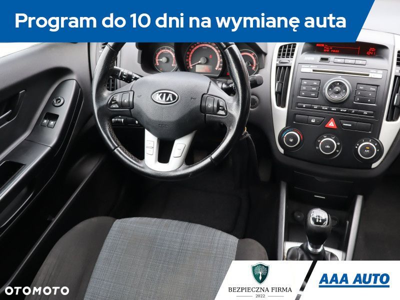 Kia Ceed - 9