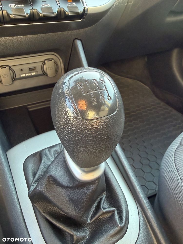 Kia Rio 1.1 crdi M - 15