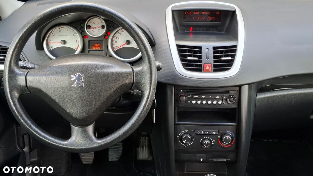 Peugeot 207 75 Millesim 200 - 16