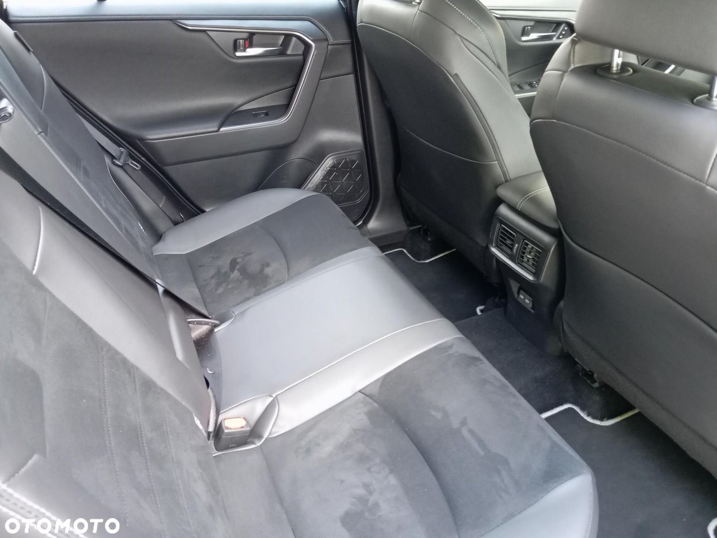 Toyota RAV4 - 13