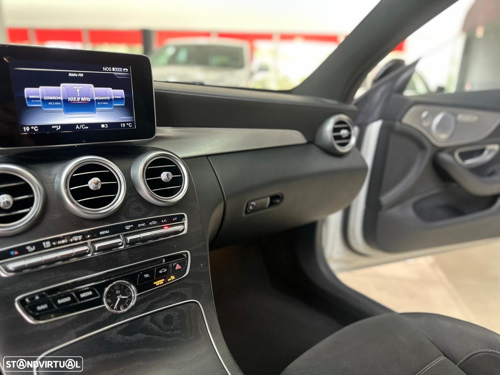Mercedes-Benz C 250 d Coupe 9G-TRONIC AMG Line - 29