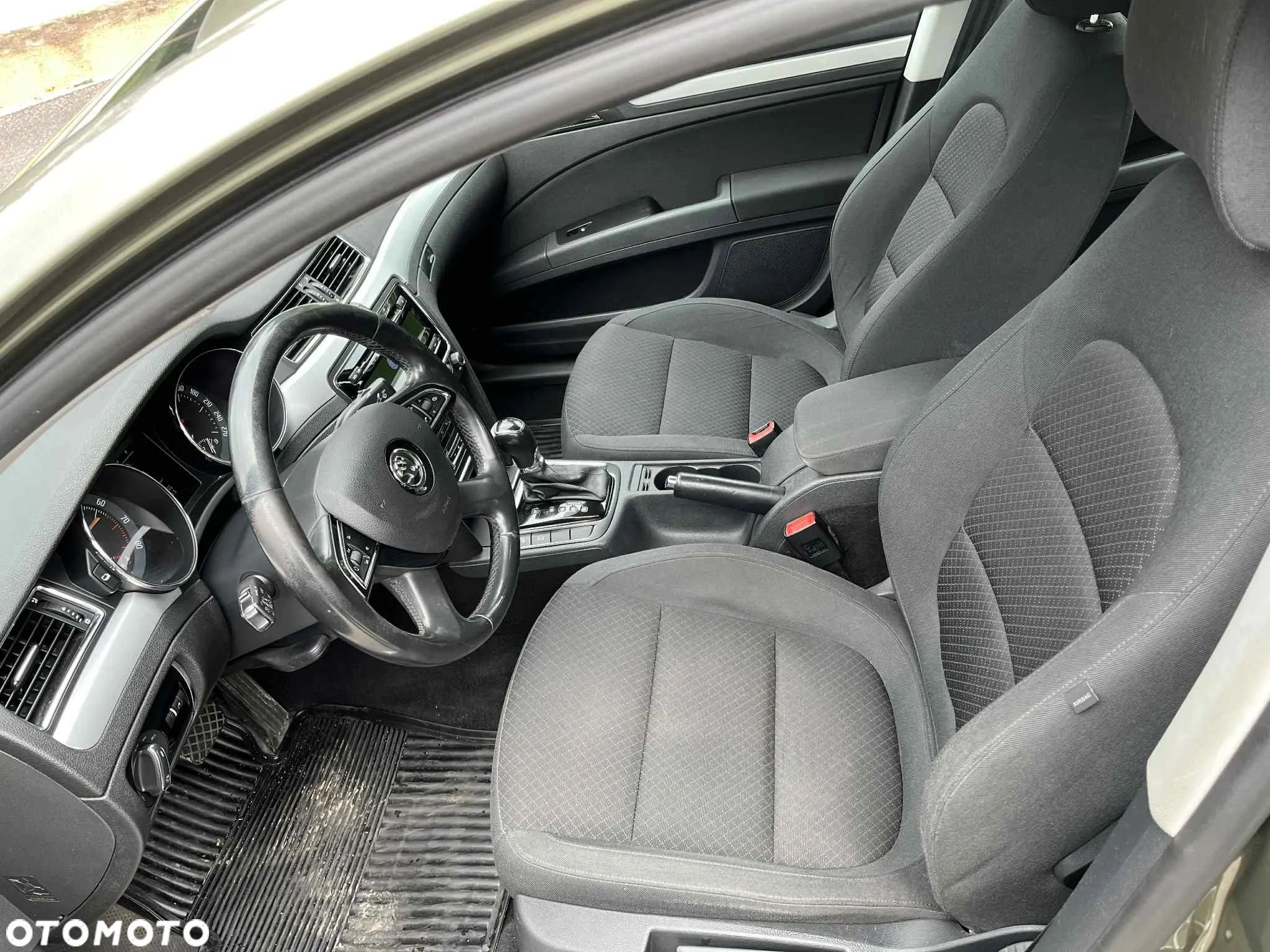 Skoda Superb 2.0 TSI Ambition DSG - 8