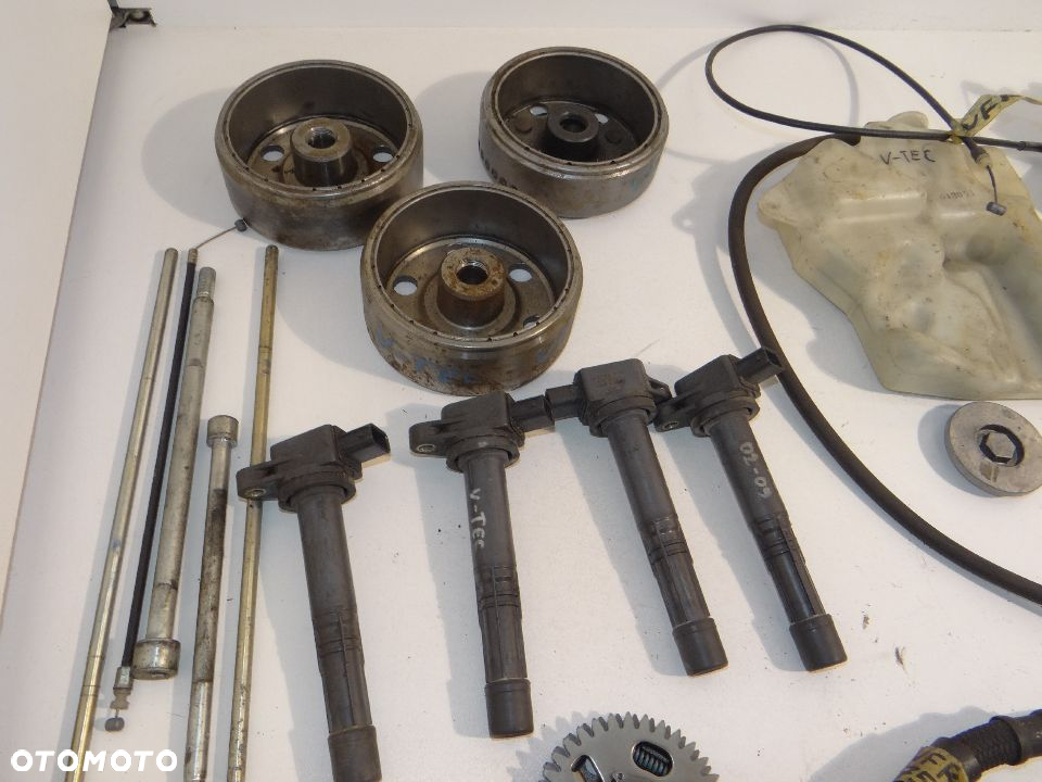 VFR 800 VTEC przekaźnii czujnik cewkofajka wałek rozrządu pokrywa krociec koło magnesowe R115 - 14
