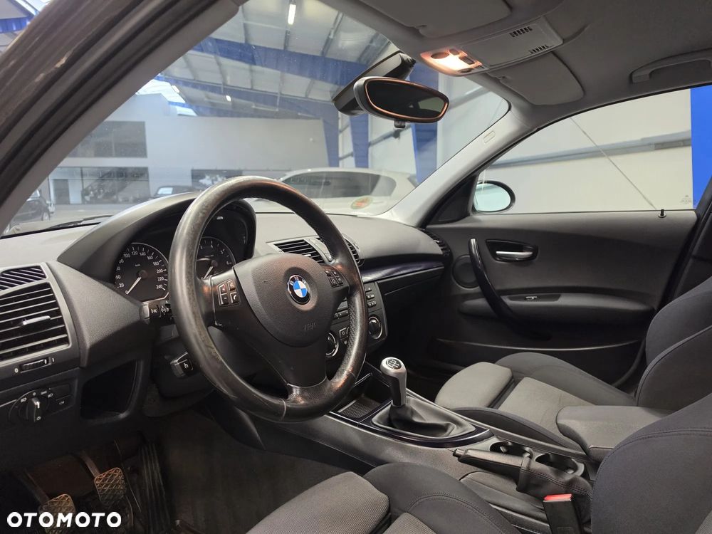 BMW Seria 1 118i - 26