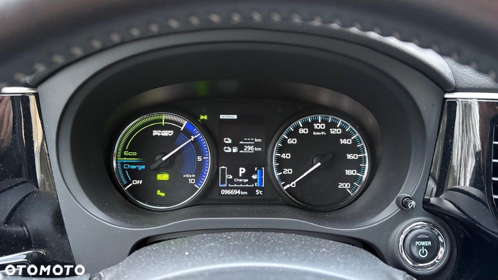 Mitsubishi Outlander 2.4 4WD Plus - 6