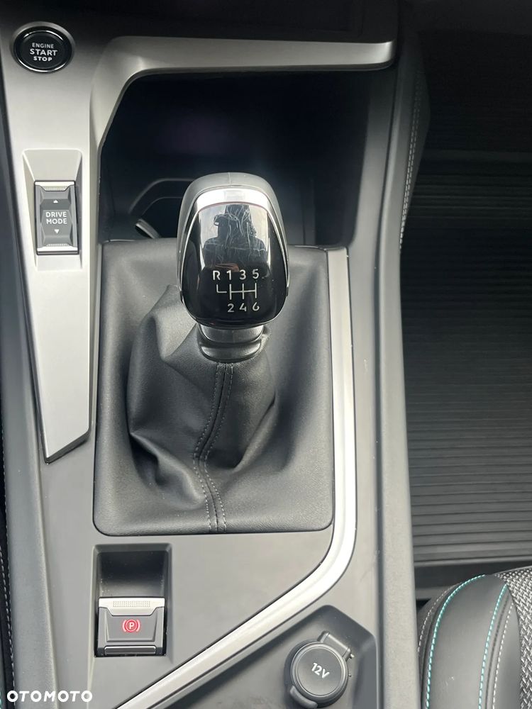 Peugeot 308 1.2 PureTech Allure Pack S&S - 17